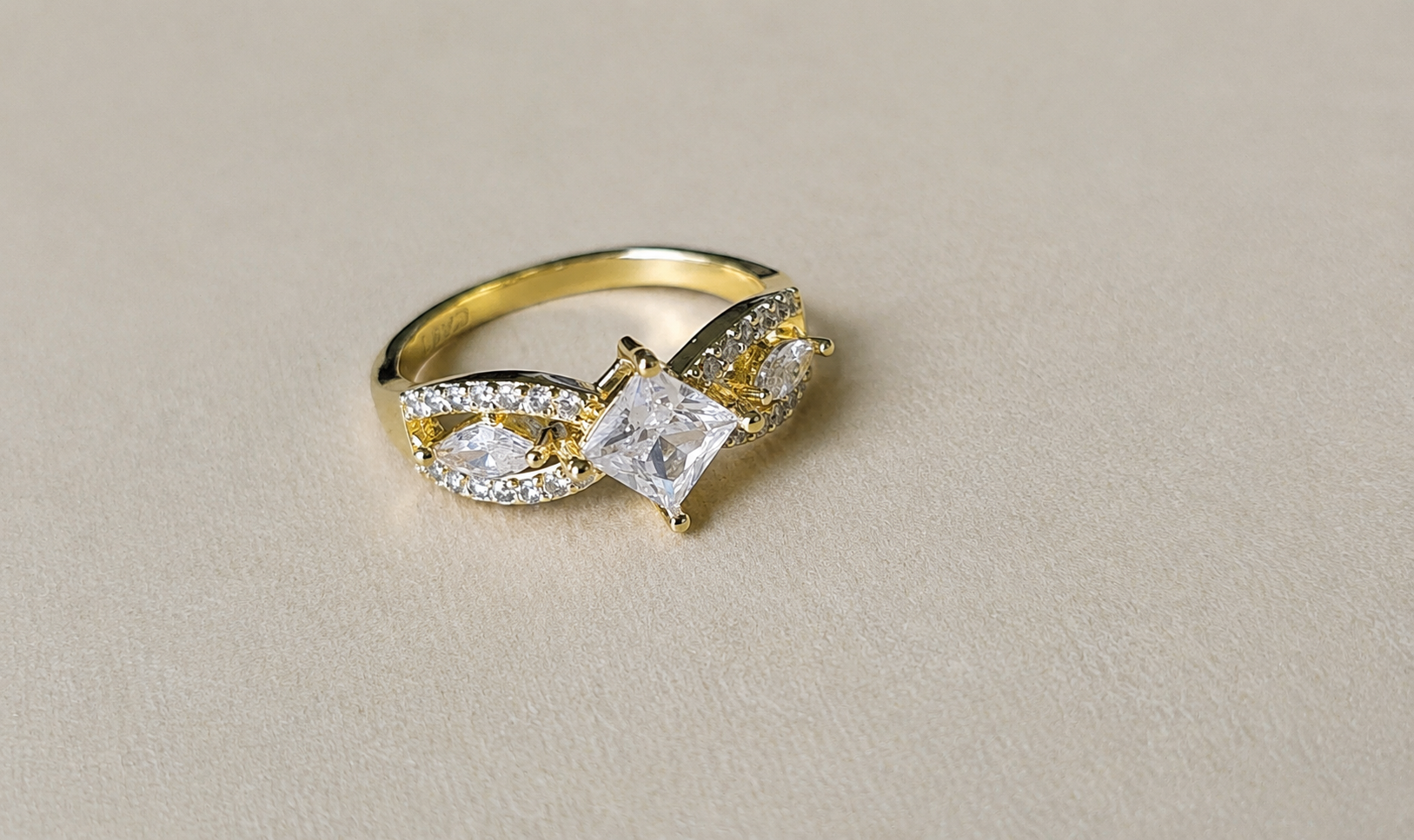 Eternal Twist CEO Ring Size 7