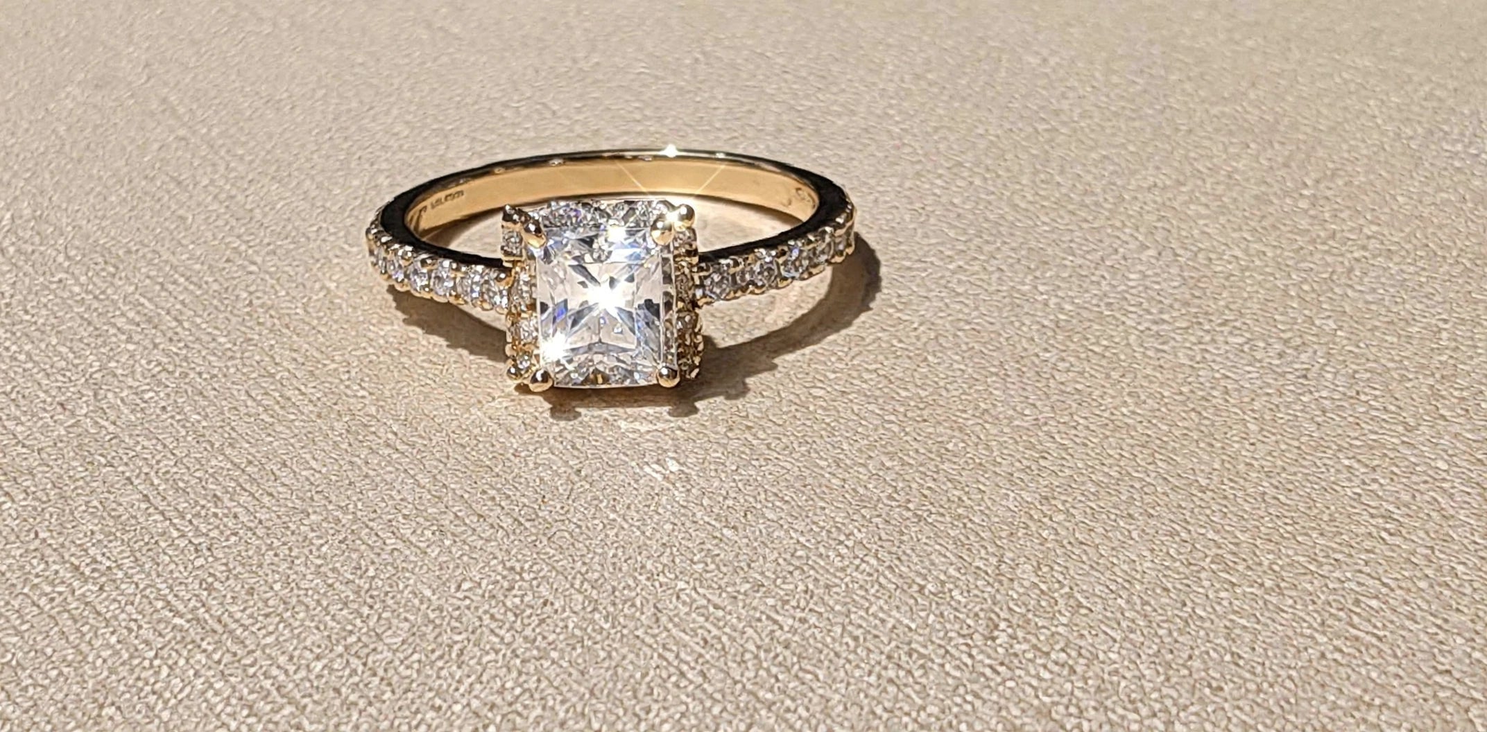 Radiant Halo CEO Ring Size 7