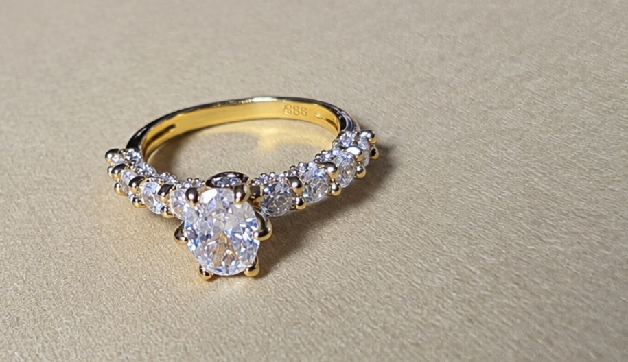 Oval Grace CEO Ring Size 9